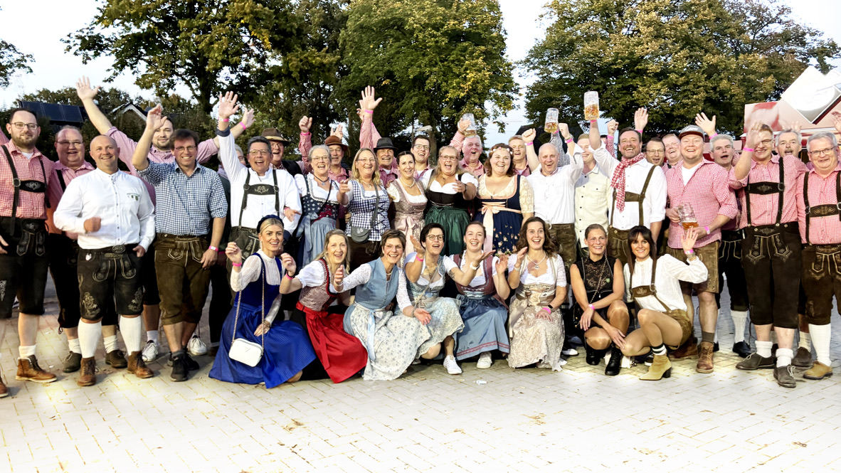 Gemeinsam feiern beim Erler Oktoberfest